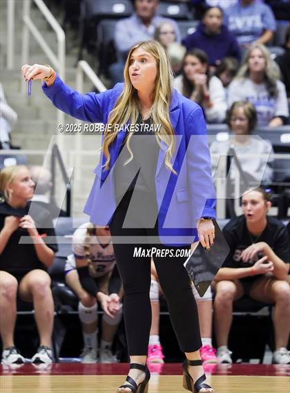 Thumbnail 1 in Decatur @ La Vernia (UIL 4A D1 Volleyball Final) photogallery.