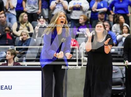 Thumbnail 1 in Decatur @ La Vernia (UIL 4A D1 Volleyball Final) photogallery.