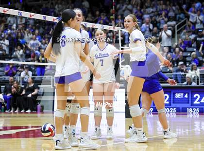 Thumbnail 2 in Decatur @ La Vernia (UIL 4A D1 Volleyball Final) photogallery.
