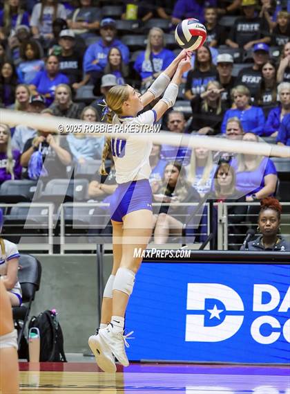 Thumbnail 3 in Decatur @ La Vernia (UIL 4A D1 Volleyball Final) photogallery.