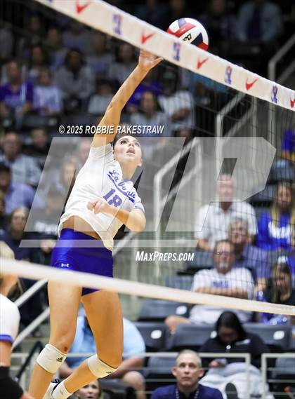 Thumbnail 3 in Decatur @ La Vernia (UIL 4A D1 Volleyball Final) photogallery.