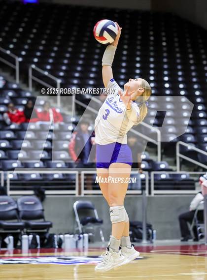 Thumbnail 2 in Decatur @ La Vernia (UIL 4A D1 Volleyball Final) photogallery.