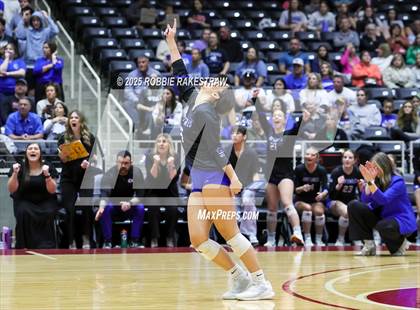 Thumbnail 1 in Decatur @ La Vernia (UIL 4A D1 Volleyball Final) photogallery.