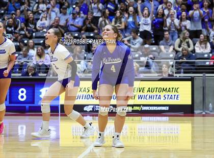 Thumbnail 1 in Decatur @ La Vernia (UIL 4A D1 Volleyball Final) photogallery.