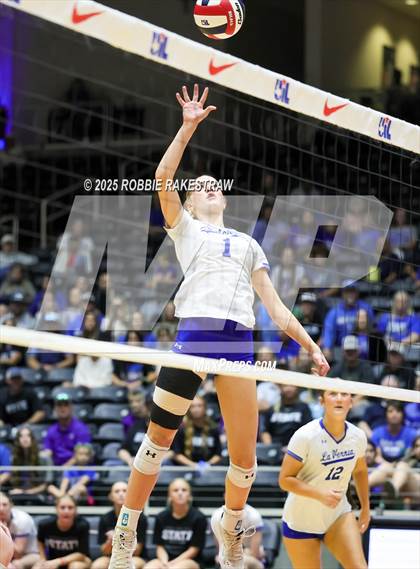 Thumbnail 1 in Decatur @ La Vernia (UIL 4A D1 Volleyball Final) photogallery.
