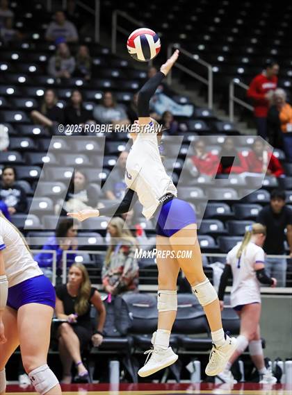 Thumbnail 2 in Decatur @ La Vernia (UIL 4A D1 Volleyball Final) photogallery.