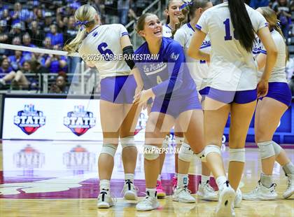Thumbnail 3 in Decatur @ La Vernia (UIL 4A D1 Volleyball Final) photogallery.