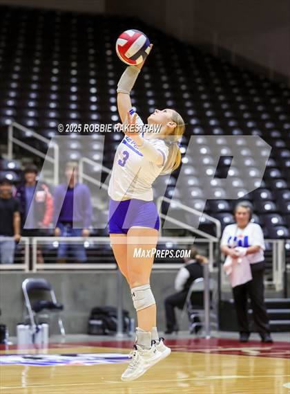 Thumbnail 3 in Decatur @ La Vernia (UIL 4A D1 Volleyball Final) photogallery.