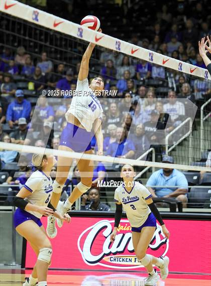 Thumbnail 1 in Decatur @ La Vernia (UIL 4A D1 Volleyball Final) photogallery.