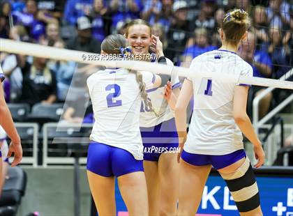 Thumbnail 2 in Decatur @ La Vernia (UIL 4A D1 Volleyball Final) photogallery.