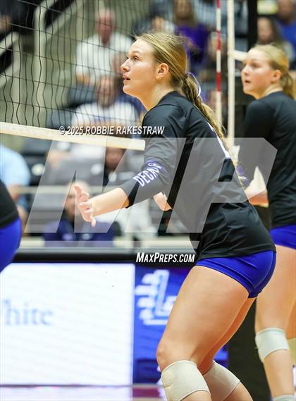Thumbnail 2 in Decatur @ La Vernia (UIL 4A D1 Volleyball Final) photogallery.