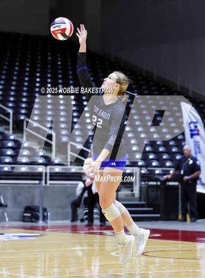 Thumbnail 3 in Decatur @ La Vernia (UIL 4A D1 Volleyball Final) photogallery.