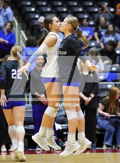 Thumbnail 2 in Decatur @ La Vernia (UIL 4A D1 Volleyball Final) photogallery.