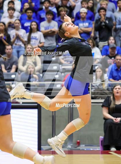 Thumbnail 3 in Decatur @ La Vernia (UIL 4A D1 Volleyball Final) photogallery.