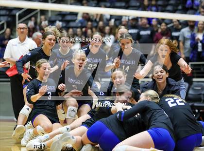 Thumbnail 2 in Decatur @ La Vernia (UIL 4A D1 Volleyball Final) photogallery.