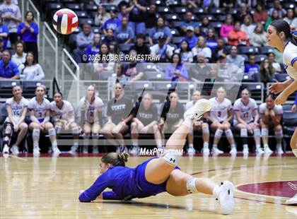 Thumbnail 2 in Decatur @ La Vernia (UIL 4A D1 Volleyball Final) photogallery.