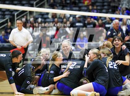 Thumbnail 2 in Decatur @ La Vernia (UIL 4A D1 Volleyball Final) photogallery.