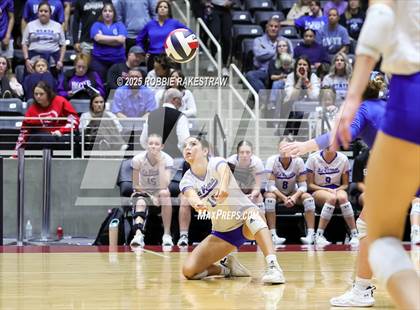 Thumbnail 1 in Decatur @ La Vernia (UIL 4A D1 Volleyball Final) photogallery.