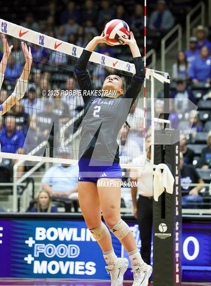 Thumbnail 2 in Decatur @ La Vernia (UIL 4A D1 Volleyball Final) photogallery.