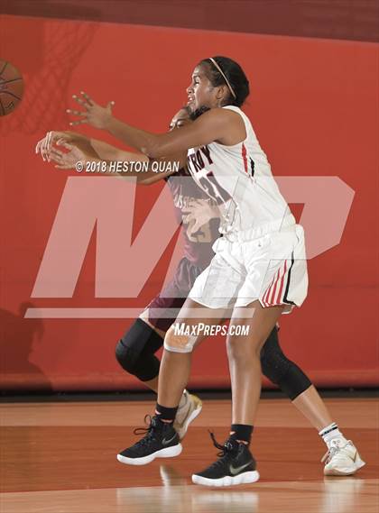 Thumbnail 3 in Troy vs. Mission Hills (Matt Denning Hoops Classic) photogallery.