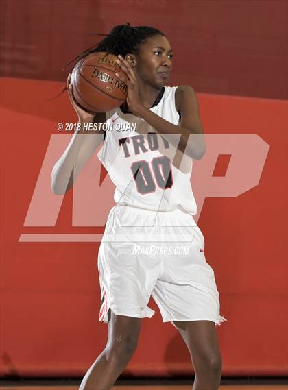 Thumbnail 2 in Troy vs. Mission Hills (Matt Denning Hoops Classic) photogallery.