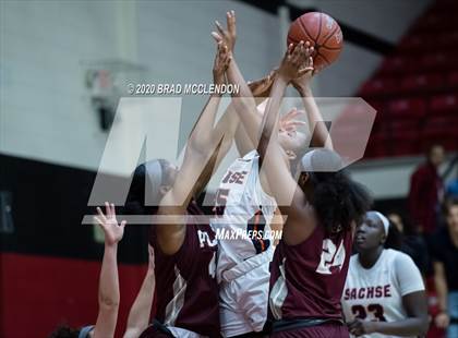 Thumbnail 2 in Plano vs Sachse (UIL 6A Regional Quarterfinal Playoff) photogallery.
