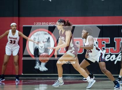 Thumbnail 3 in Plano vs Sachse (UIL 6A Regional Quarterfinal Playoff) photogallery.