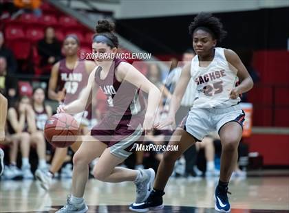 Thumbnail 2 in Plano vs Sachse (UIL 6A Regional Quarterfinal Playoff) photogallery.