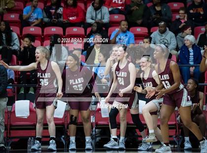 Thumbnail 3 in Plano vs Sachse (UIL 6A Regional Quarterfinal Playoff) photogallery.