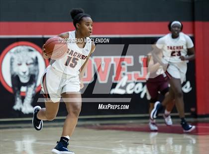 Thumbnail 1 in Plano vs Sachse (UIL 6A Regional Quarterfinal Playoff) photogallery.