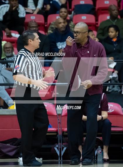 Thumbnail 3 in Plano vs Sachse (UIL 6A Regional Quarterfinal Playoff) photogallery.