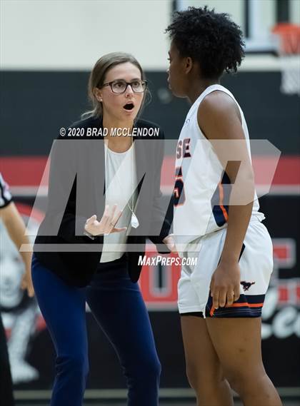Thumbnail 1 in Plano vs Sachse (UIL 6A Regional Quarterfinal Playoff) photogallery.