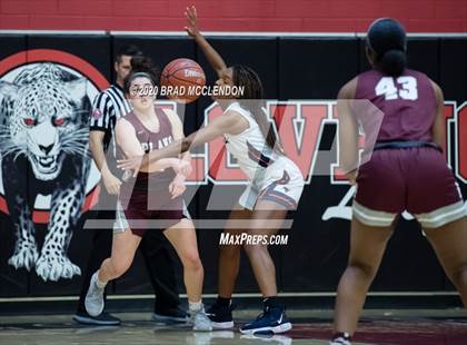 Thumbnail 3 in Plano vs Sachse (UIL 6A Regional Quarterfinal Playoff) photogallery.