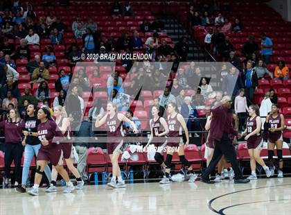 Thumbnail 3 in Plano vs Sachse (UIL 6A Regional Quarterfinal Playoff) photogallery.