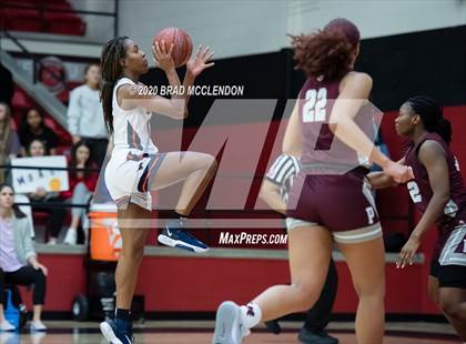 Thumbnail 3 in Plano vs Sachse (UIL 6A Regional Quarterfinal Playoff) photogallery.