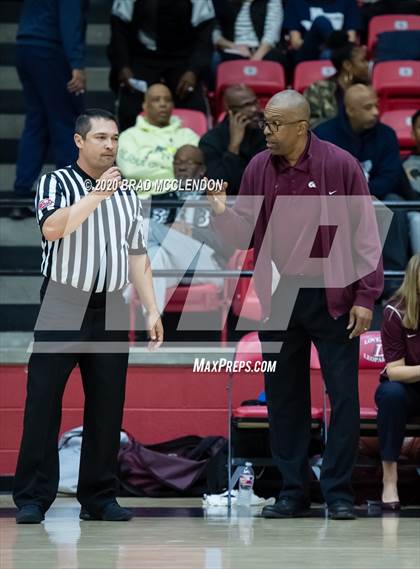 Thumbnail 1 in Plano vs Sachse (UIL 6A Regional Quarterfinal Playoff) photogallery.