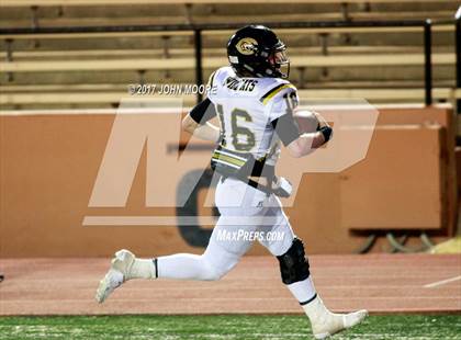 Thumbnail 1 in Canadian vs. Childress (UIL 3A D2 Quarterfinal) photogallery.