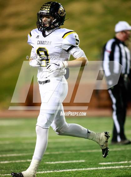 Thumbnail 3 in Canadian vs. Childress (UIL 3A D2 Quarterfinal) photogallery.
