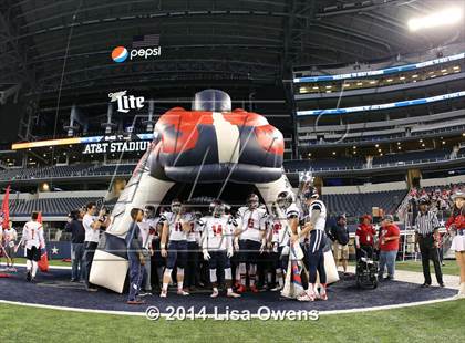 Thumbnail 1 in Boyd vs. Fossil Ridge (UIL 6A Division 2 Region 1 Bi-District Playoff) photogallery.