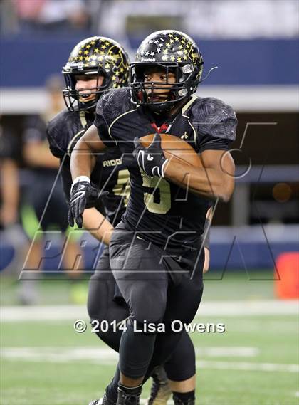Thumbnail 1 in Boyd vs. Fossil Ridge (UIL 6A Division 2 Region 1 Bi-District Playoff) photogallery.