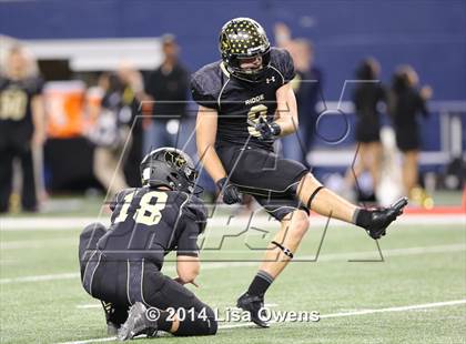 Thumbnail 1 in Boyd vs. Fossil Ridge (UIL 6A Division 2 Region 1 Bi-District Playoff) photogallery.