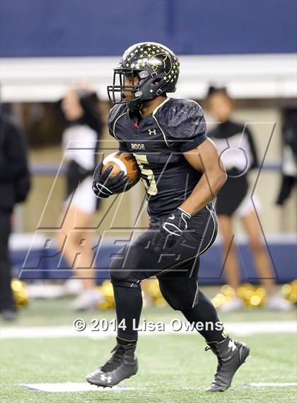 Thumbnail 1 in Boyd vs. Fossil Ridge (UIL 6A Division 2 Region 1 Bi-District Playoff) photogallery.