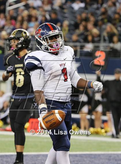 Thumbnail 1 in Boyd vs. Fossil Ridge (UIL 6A Division 2 Region 1 Bi-District Playoff) photogallery.