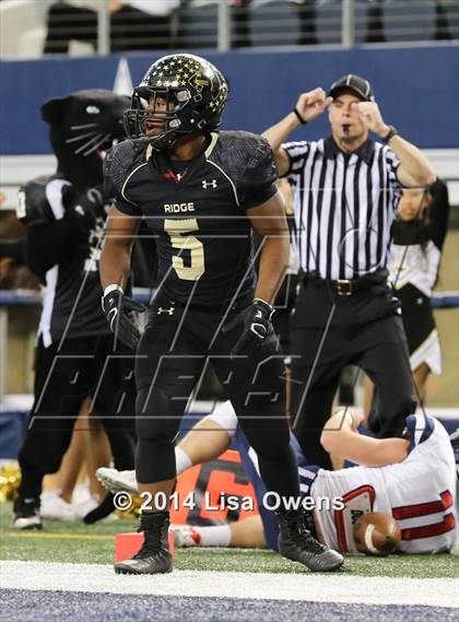 Thumbnail 1 in Boyd vs. Fossil Ridge (UIL 6A Division 2 Region 1 Bi-District Playoff) photogallery.