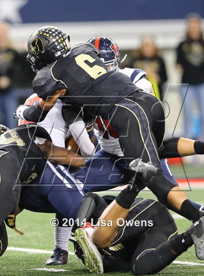 Thumbnail 1 in Boyd vs. Fossil Ridge (UIL 6A Division 2 Region 1 Bi-District Playoff) photogallery.