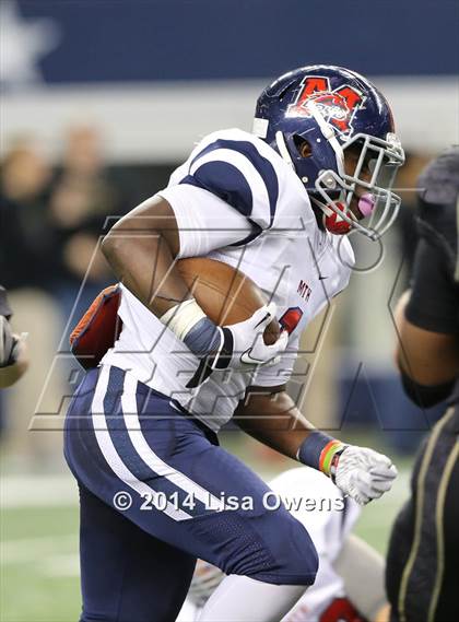 Thumbnail 1 in Boyd vs. Fossil Ridge (UIL 6A Division 2 Region 1 Bi-District Playoff) photogallery.