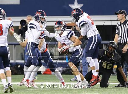Thumbnail 2 in Boyd vs. Fossil Ridge (UIL 6A Division 2 Region 1 Bi-District Playoff) photogallery.