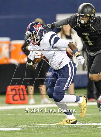 Thumbnail 1 in Boyd vs. Fossil Ridge (UIL 6A Division 2 Region 1 Bi-District Playoff) photogallery.