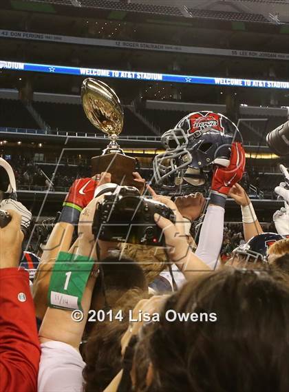 Thumbnail 1 in Boyd vs. Fossil Ridge (UIL 6A Division 2 Region 1 Bi-District Playoff) photogallery.