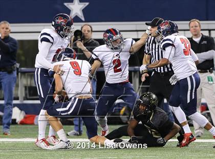 Thumbnail 1 in Boyd vs. Fossil Ridge (UIL 6A Division 2 Region 1 Bi-District Playoff) photogallery.